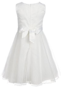 Biała sukienka z dopasowanym gorsetem, bez rękawów i pełną spódnicą. Posiada koronkową nakładkę oraz satynową kokardę w talii. Zapięcie na zamek z tyłu.