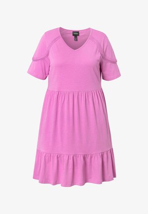 Ulla Popken, EPAULETTE SHORT SLEEVE - Jerseykjole - cool pink