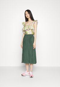 Samsøe Samsøe UMA SKIRT - Saia plissada - garden topiary