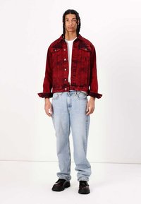 Jacker SENTENZA JACKET UNISEX - Farkkutakki - red