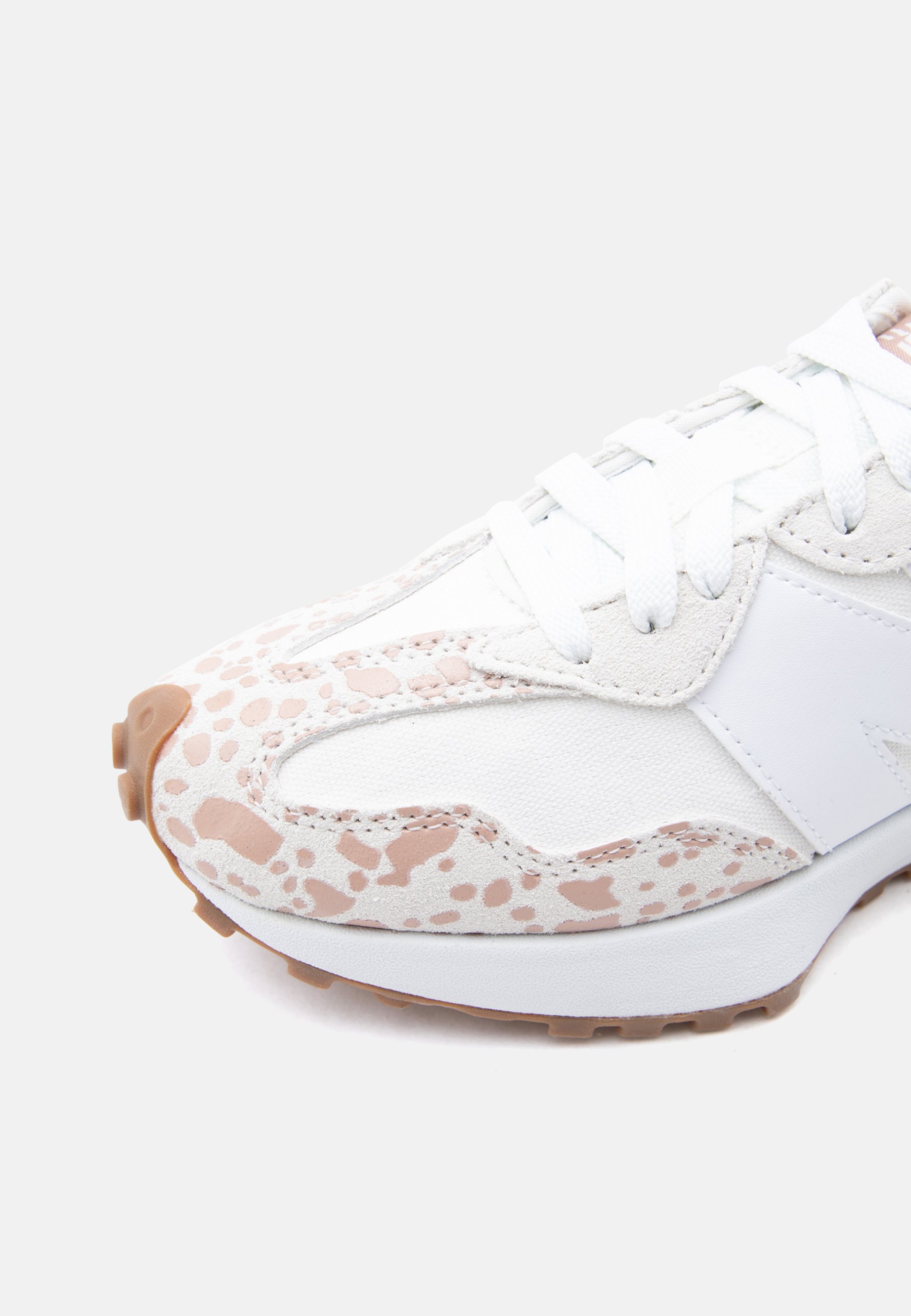 new balance spotted trainers