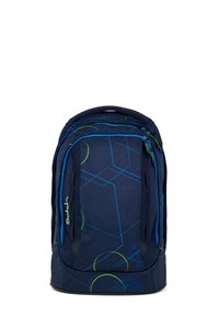 Zaino navy con motivi geometrici blu e verdi, dotato di più cerniere e spallacci imbottiti per il comfort. Tessuto morbido con una base resistente.