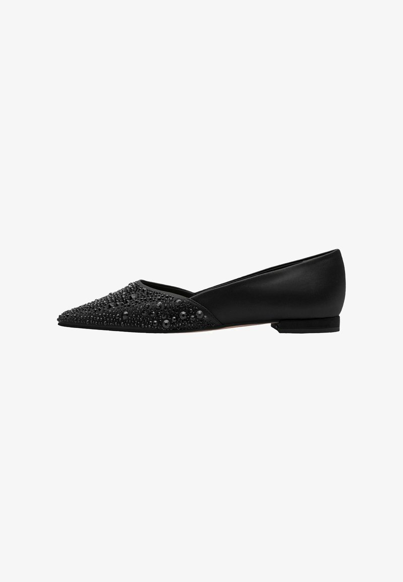 Zwarte platte schoenen met een spitse neus, voorzien van een kralenversiering aan de voorkant, gladde leren zijkanten en een lage hak.