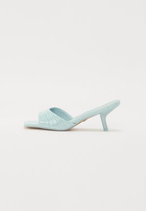 ENCHANTING PILLOW WALK - Ciabattine con tacco - pastel blue