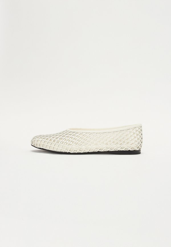 TEE PERFORATED BALLERINA FLATS - Ballet pumps - ivory