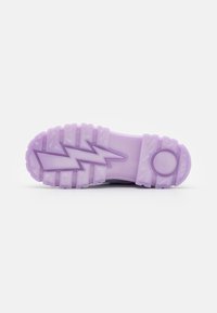 Buffalo ASPHA HYB MID - Platåstøvletter - purple