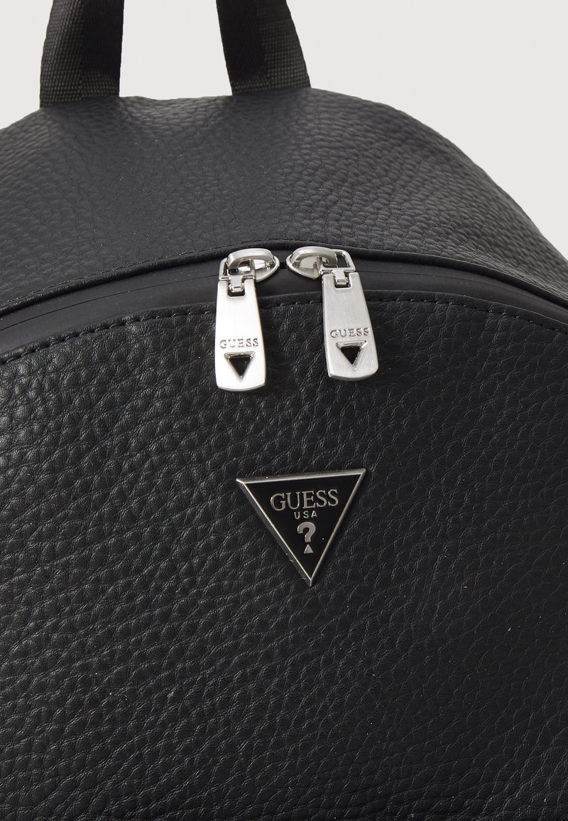 Sac à Dos GUESS Venezia Eco – Noir, En Nylon Et Polyuréthane, Neuf Avec Housse