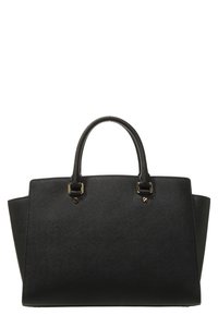 Sac à main synthétique noir avec une forme structurée, deux anses supérieures, des accents en métal doré et une surface texturée. Aucun logo visible.
