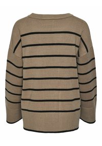 Pull beige avec des rayures noires horizontales, coupe ample, encolure dégagée, et poignets et ourlet côtelés. Matière en tricot douce avec une finition texturée.