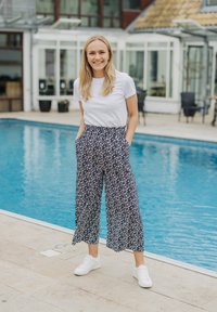 Seaside SANKT CLAUD  - Broek - navy flower
