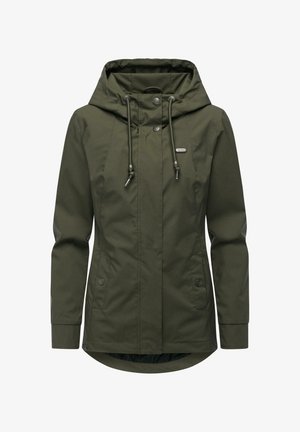 Mørkegrøn hættetrøje med knapper foran, snor i hætten, to forlommer med trykknapper og en en smule længere bagkant.