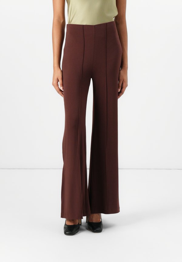 RIZZO - Trousers - bitter chocolate