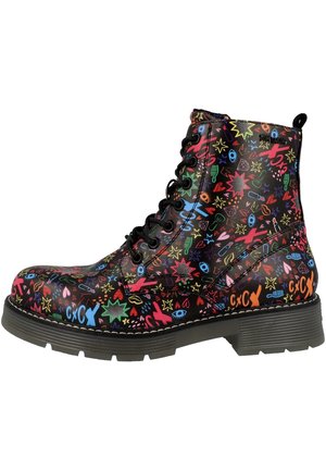 Schwarzer Schnürstiefel mit klobiger Sohle, verziert mit bunten Graffiti-Kritzeleien von Sternen, Herzen, Augen und abstrakten Formen überall.