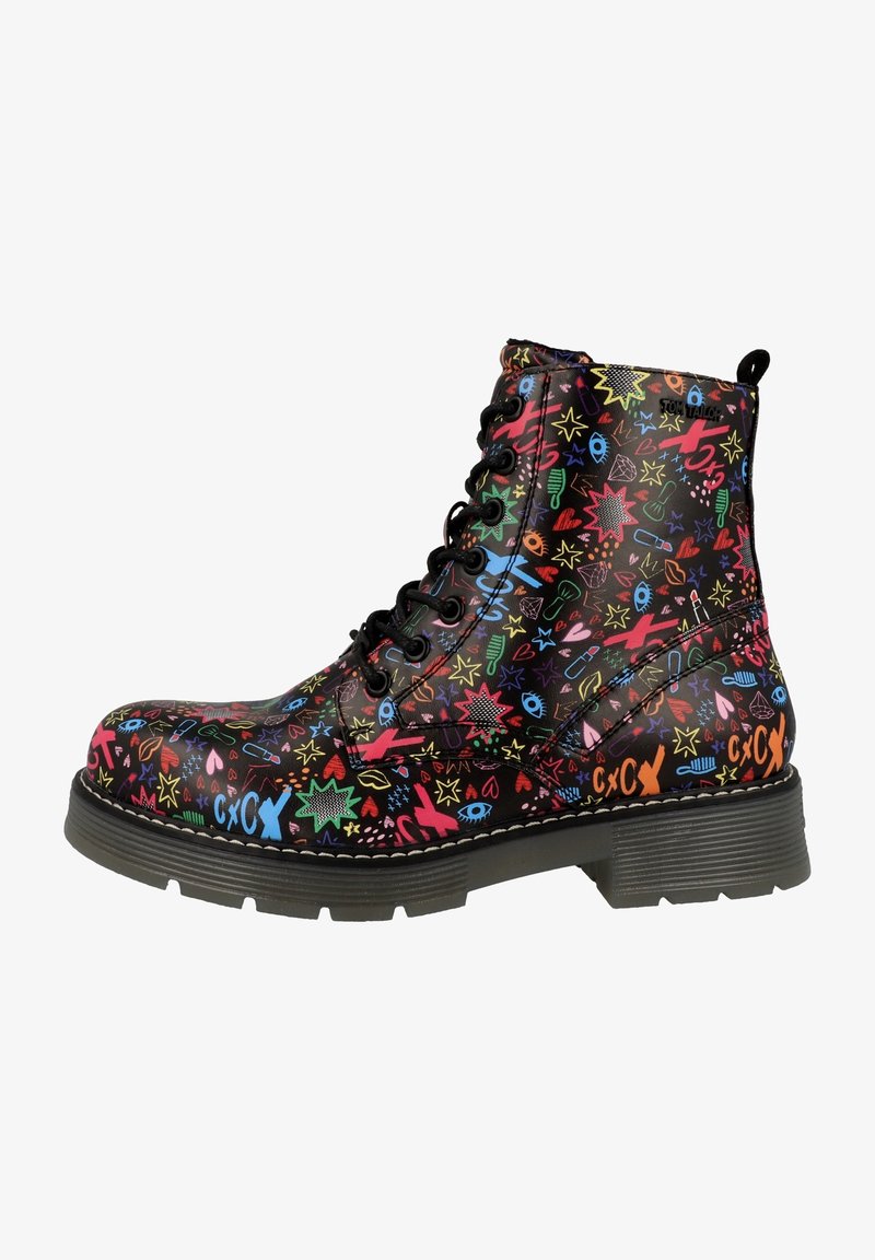 Botte noire à lacets avec semelle épaisse présentant des gribouillis colorés style graffiti d’étoiles, de cœurs, d’yeux et de formes abstraites partout.