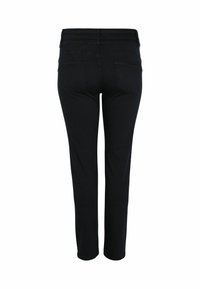 Pantalon en denim noir avec une coupe ajustée, doté de poches arrière et d'une texture lisse. La ceinture présente des détails de coutures verticales.