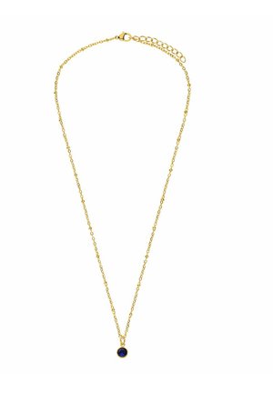 Gouden ketting met een ronde hanger met een blauwe edelsteen. De ketting bevat kleine bolvormige accenten en heeft een karabijnsluiting.
