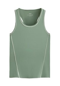 Top sportiv verde, cu decolteu rotund, garnituri albe pe margini și un material neted, ușor.