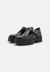 HUGO KRIS MARYJANE - Cipele na petu s platformom - black