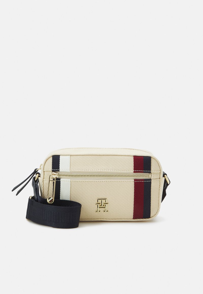 Tommy Hilfiger ICONIC CAMERA BAG CORP Sac bandoulière sugarcane