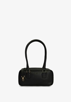 Schwarze Lederhandtasche mit rechteckiger Form, zwei Griffen und goldfarbenen Metallakzenten. Verfügt über eine genarbte Textur und ein minimalistisches Design.