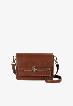 Sac à main en cuir marron avec design structuré, ferrures dorées, coutures blanches en accents et bandoulière amovible. Emblème logo en relief.