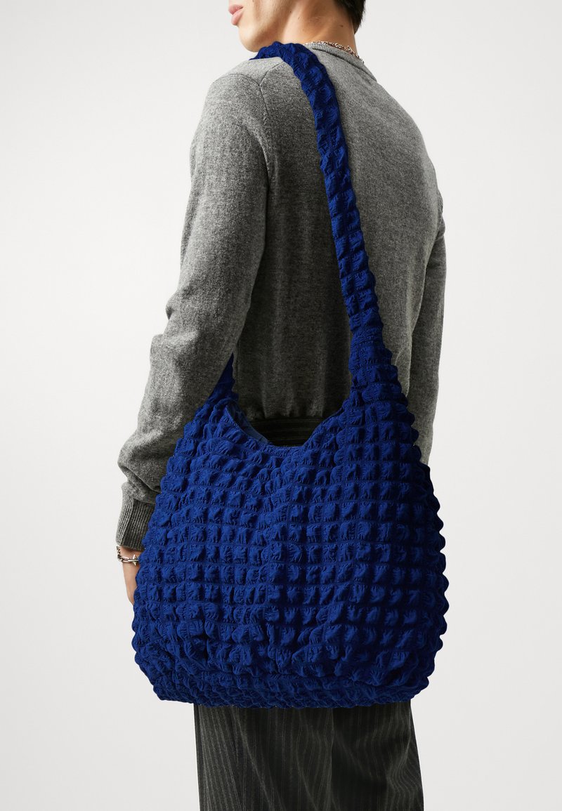 Only & Sons ONSEMIL PUFFER UNISEX - Shopping bag - royal blue