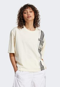 adidas Originals BREAK  - Triko s potiskem - cream white