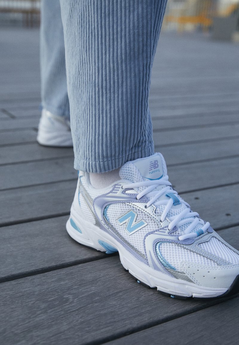 New balance 530 mesh trainers in white and blue Clearance