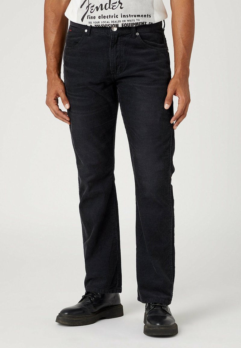 Wrangler Tygbyxor - black