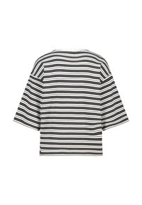 Zwart-wit horizontaal gestreept shirt met korte mouwen, met een boxy pasvorm en brede mouwen, van achteren weergegeven tegen een witte achtergrond.