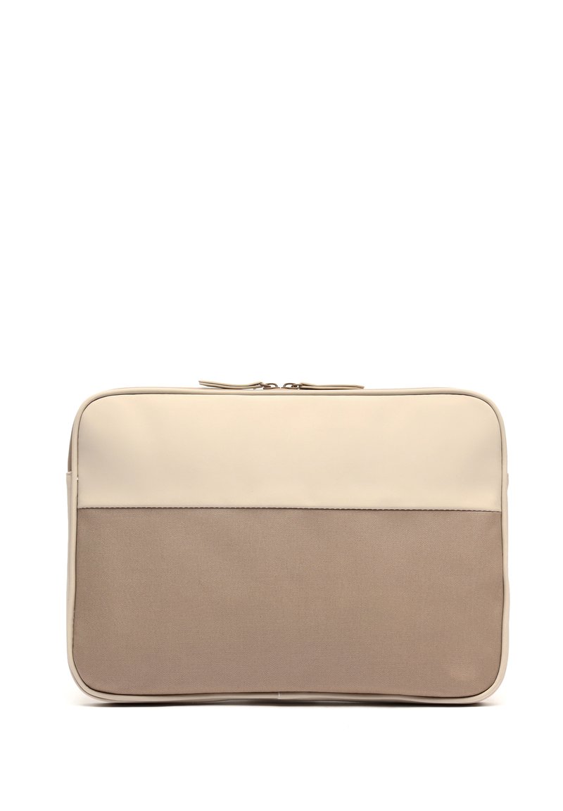 Beige laptopærcase med en glat øverste sektion og en tekstureret brun nederste sektion, med en lynlåslukning øverst for sikker adgang.