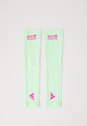 adidas Performance BMW BERLIN MARATHON 2025 ARMSLEEVE UNISEX - Armwärmer - semi green spark