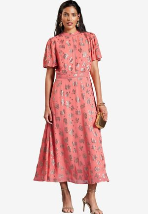 Love & Roses PRINTED FLUTTER SLEEVE MIDI - REGULAR FIT - Vapaa-ajan mekko - pink