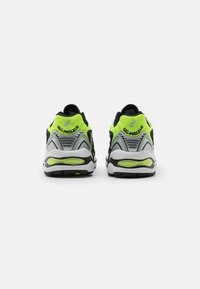 ASICS SportStyle GEL PRELEUS - Sapatilhas - hazard green/black