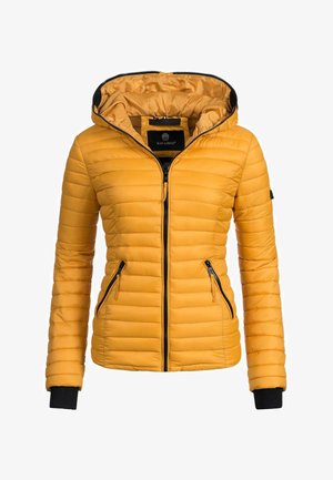 Żółta kurtka puchowa z kapturem, ściągaczami na rękawach, dwoma kieszeniami na zamek z przodu i pikowaną fakturą. Czarny zamek i podszewka.