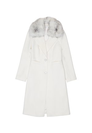 Manteau en laine blanche avec un col en fausse fourrure grise, manches longues, deux poches avant et une fermeture à bouton unique, présentant un design ajusté.