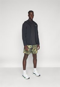 Nike Performance INUL - Sport rövidnadrágok - oil green/black/medium olive