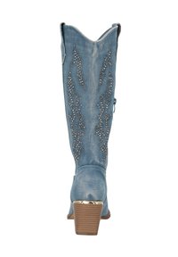 Niebieskie dżinsowe kowbojki z metalowymi akcentami, dekoracyjnymi wzorami z cyrkonii, spiczastym noskiem i warstwowym obcasem.