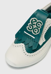 Thumbnail Image 6