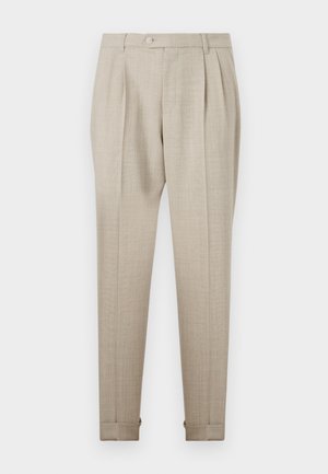 Pantalons plissés beige avec une texture lisse, dotés d'une fermeture à bouton à l'avant et de ourlets roulés. Coupe ajustée et design à jambe droite.
