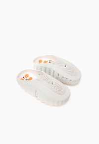 Επιλέχθηκε, light smoke grey/chrome-coloured/photon dust/hyper crimson/black