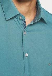 Calvin Klein Tailored Businesshemd - turquoise