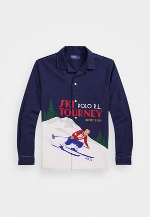 CLASSIC FIT SKIER-PRINT CAMP SHIRT - Button down-skjorte - ski tourney poster art