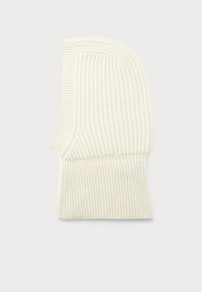 Kreemikat värvi ribakujuline balaklava, mis sobib tihedalt, disainitud katma pead, kaela ja osa näost.