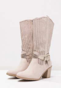 Marco Tozzi Botas - taupe