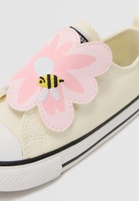 Thumbnail Image 6