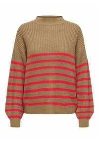Jersey de punto en color marrón claro con rayas horizontales rojas. Presenta un cuello alto y mangas oversized, mostrando una tela texturizada y gruesa.