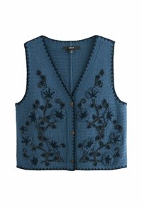 Stickad blå väst med V-ringning, prydd med svart blommönsterbroderi och små bruna knappar. Texturerad tyg med vågiga kanter.