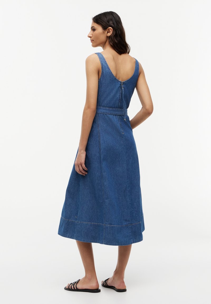 Tommy Hilfiger BELTED F&F MIDI DRESS TORY NS - TAILORED FLUIDITY - Denim dress