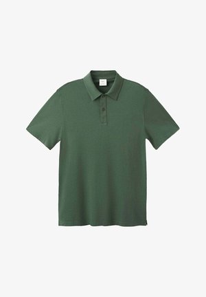 Polo vert à manches courtes avec ouverture à deux boutons et col classique, présenté sur fond blanc.